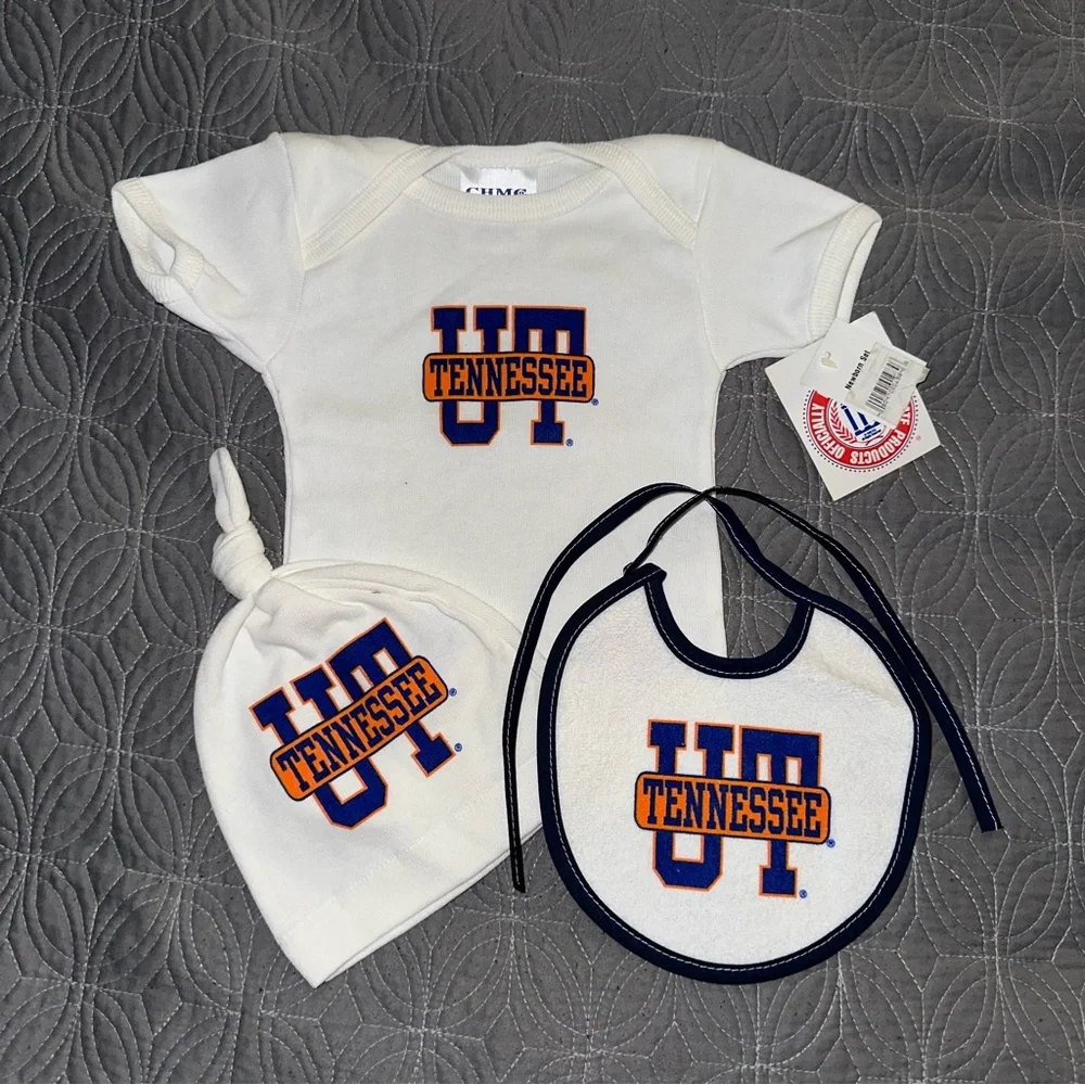 NWT Vintage Tennessee Volunteers 3-Piece Newborn Tshirt and Accessories Set